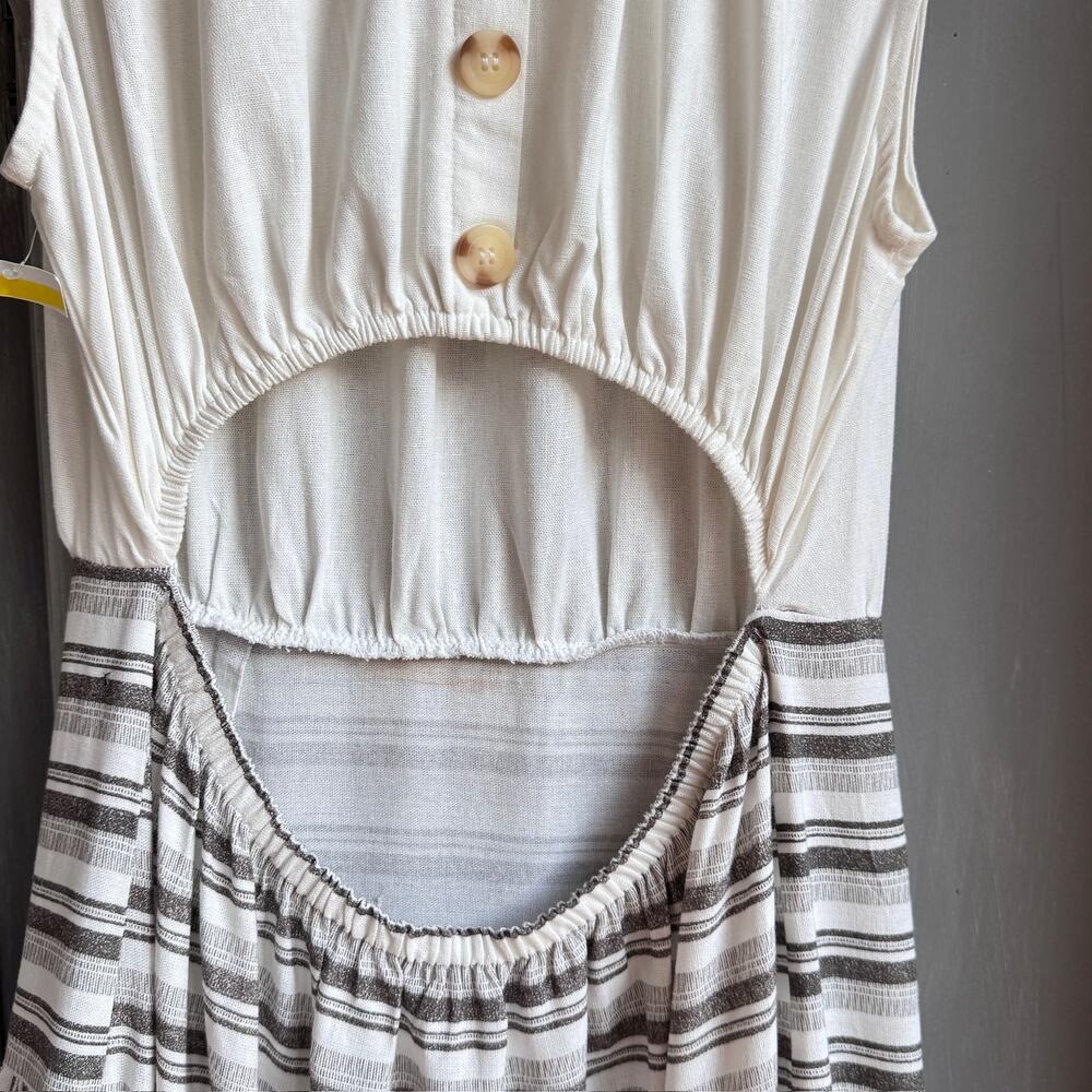 Blu Pepper Gray White Striped Tiered Maxi Dress Size Large NWOT Open Back - Picture 3 of 16